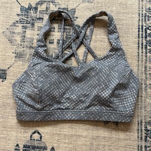 Lululemon Free to be Serene D-DD